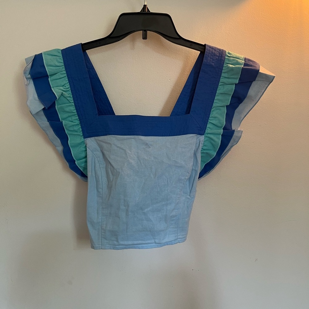 Blue ruffle summer Womens top. Strut and Bolt. Slimming, comfortable. Size M.